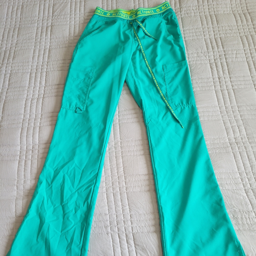 MedCouture Activate scrub pants